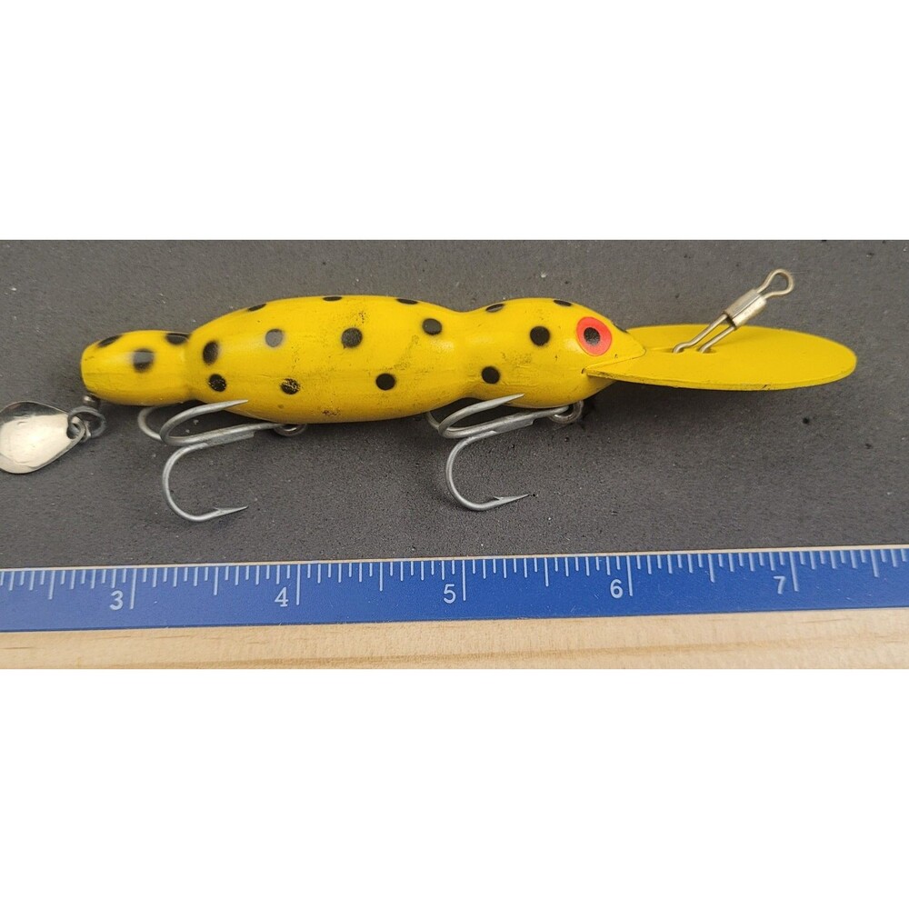 U2802 F WHOPPER STOPPER HELLBENDER FISHING LURE